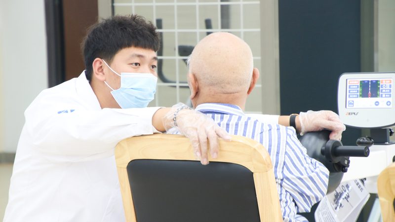 老年社区健康管理服务流程：揭秘护理与照护的科学之道