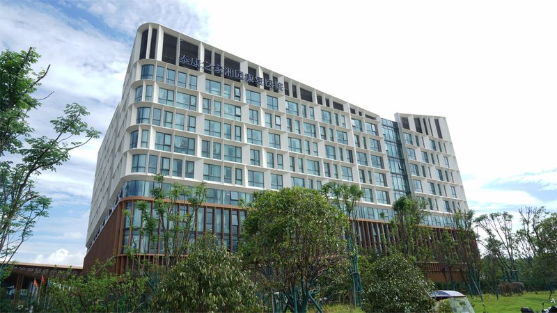 康复护理床位的收费标准通常由以下几个部分构成：