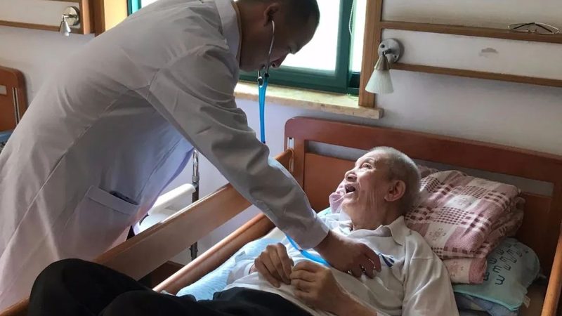 智慧养老设备：标准与规范，护航长者安康